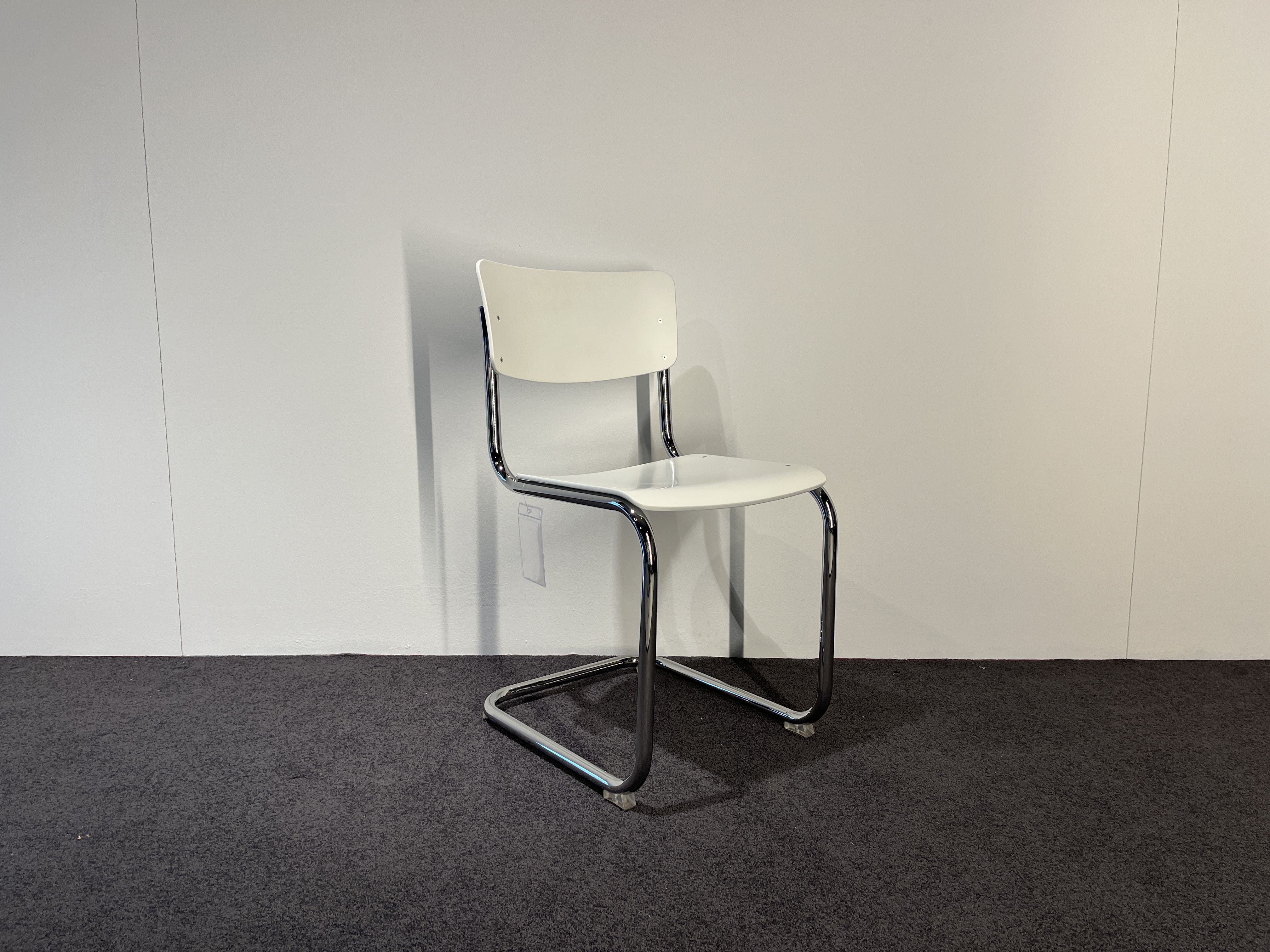 stuhl s43 von thonet in weiß