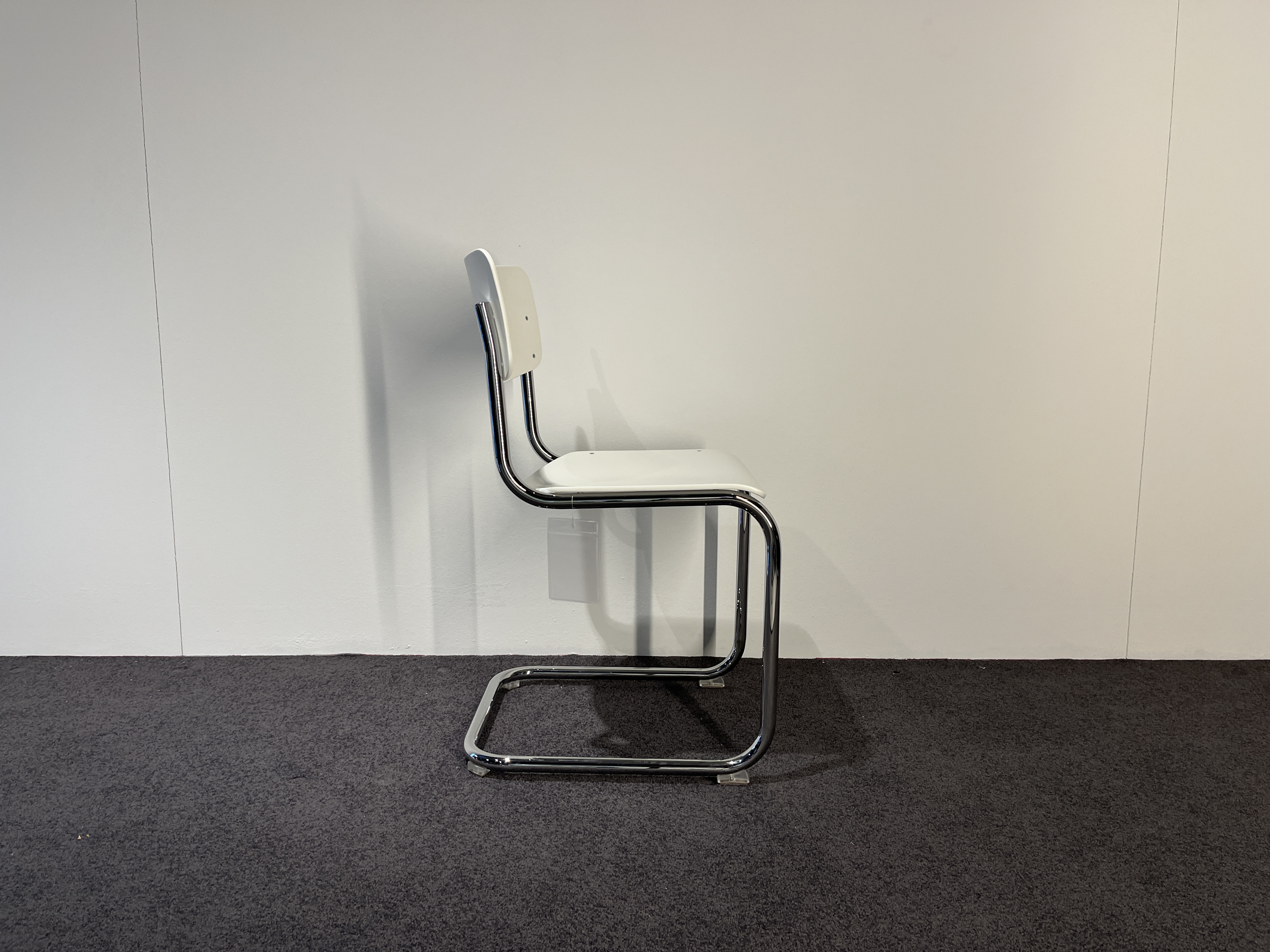 stuhl s43 von thonet in weiß